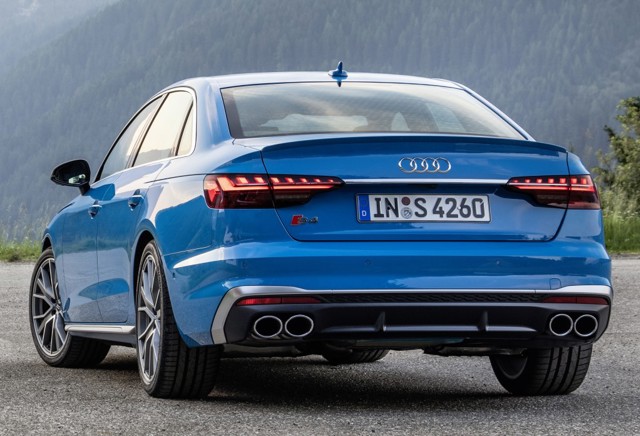 Audi S4 photo 13