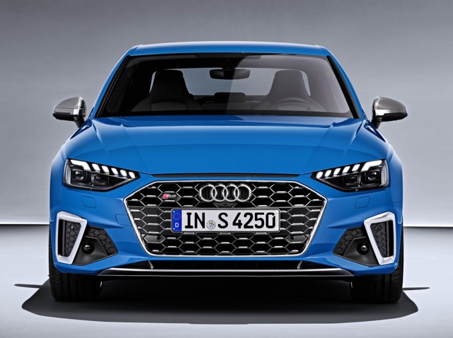 Audi S4 photo 16