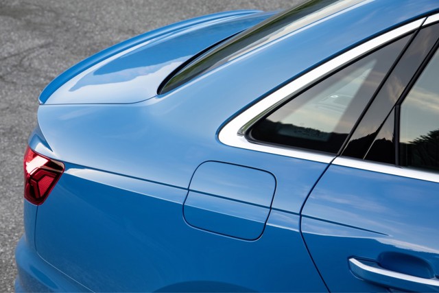 Audi S4 photo 18