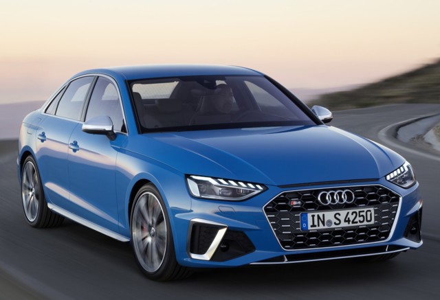 Audi S4 photo 23