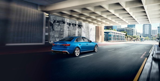Audi S4 photo 24