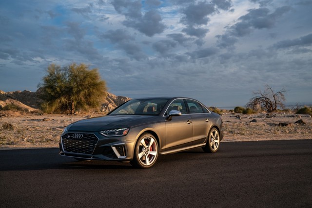 Audi S4 photo 28