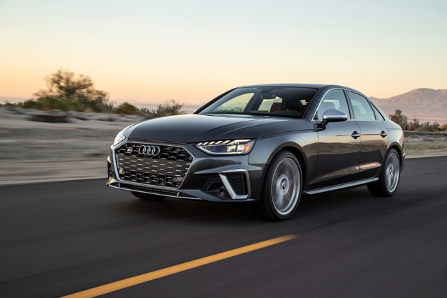 Audi S4 photo 29