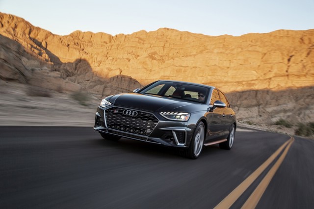 Audi S4 photo 30