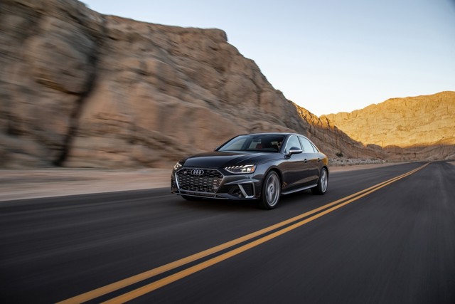 Audi S4 photo 31