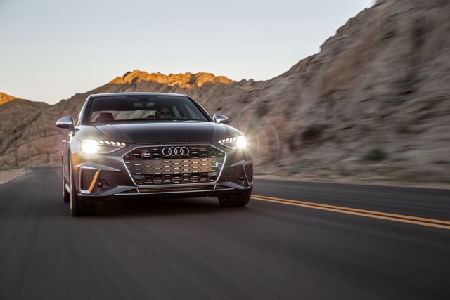 Audi S4 photo 33