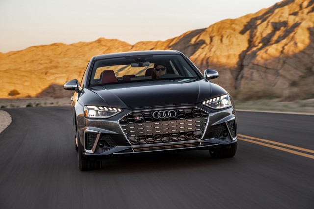Audi S4 photo 34