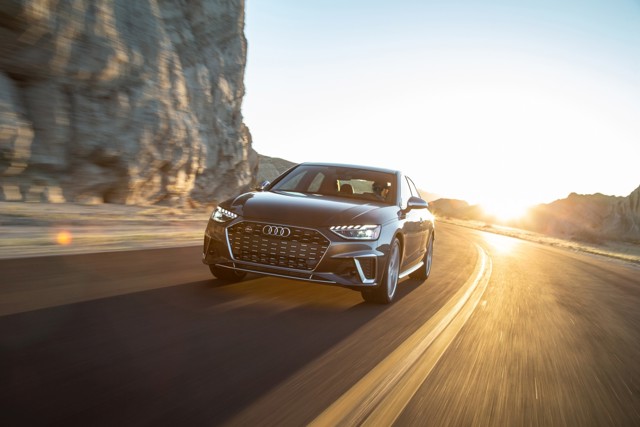Audi S4 photo 35