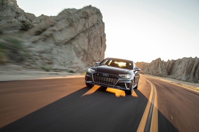 Audi S4 photo 36
