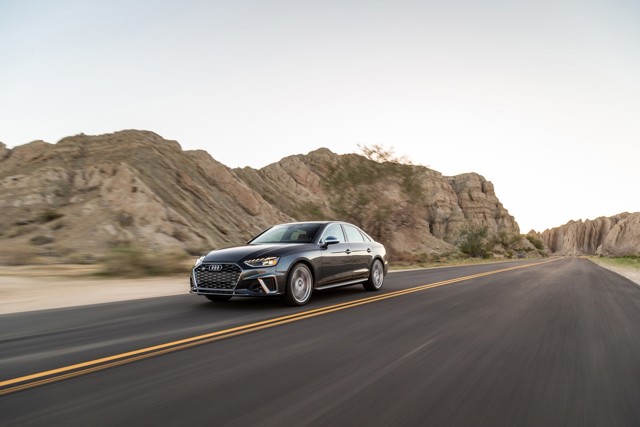Audi S4 photo 37