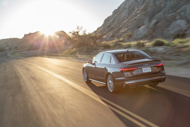 Audi S4 photo 38
