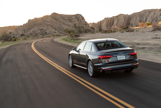 Audi S4 photo 39