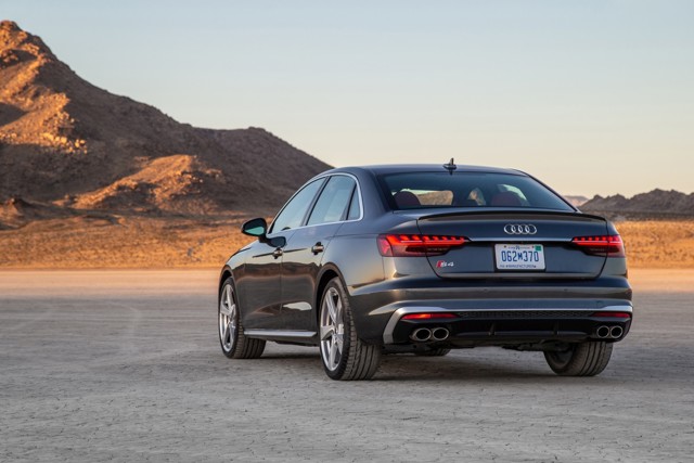 Audi S4 photo 46