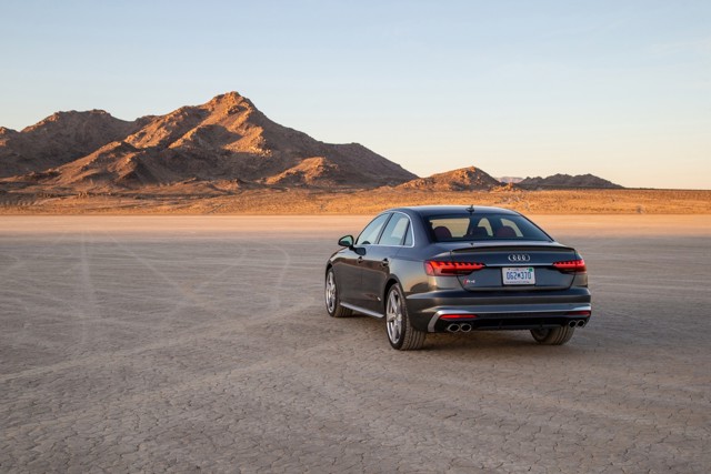 Audi S4 photo 47