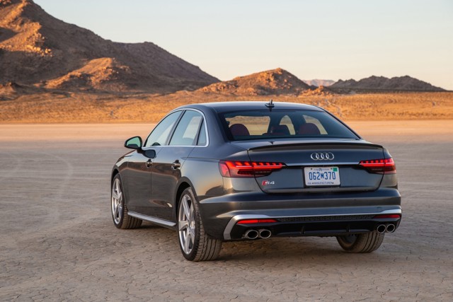 Audi S4 photo 48