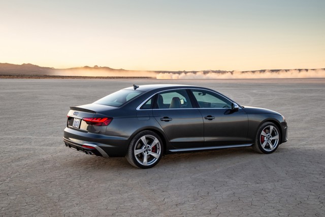 Audi S4 photo 49