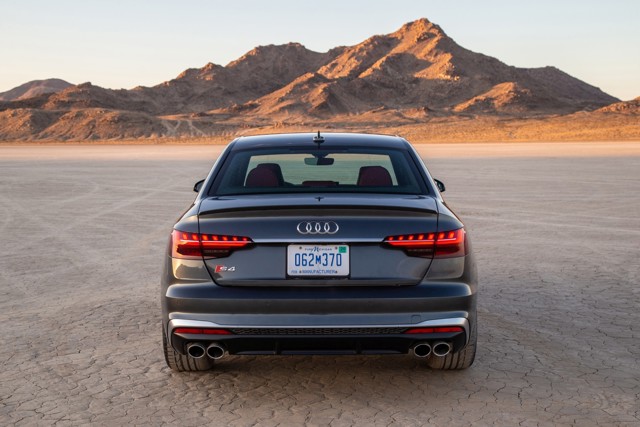 Audi S4 photo 50