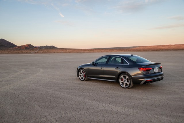 Audi S4 photo 55