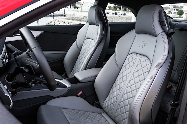 Audi S5 photo 28