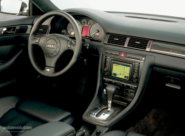 Audi S6 Avant photo 10