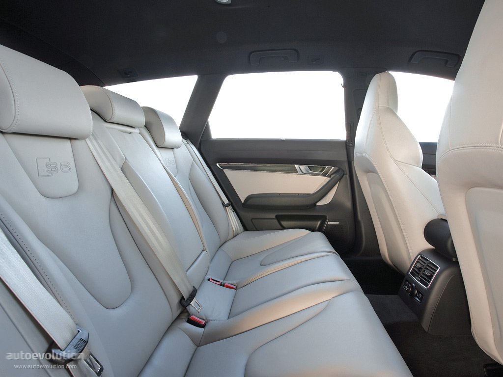 Audi S6 Avant photo 11