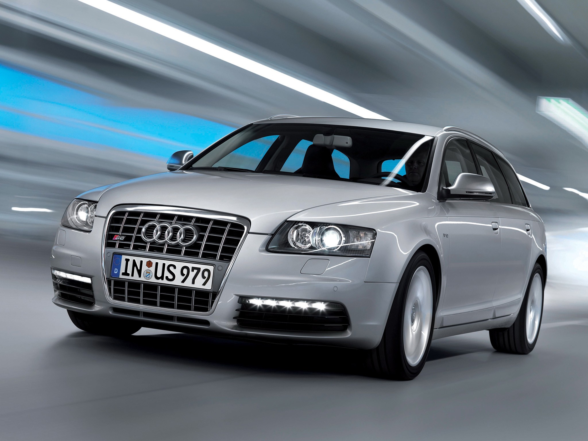 Audi S6 Avant photo 35