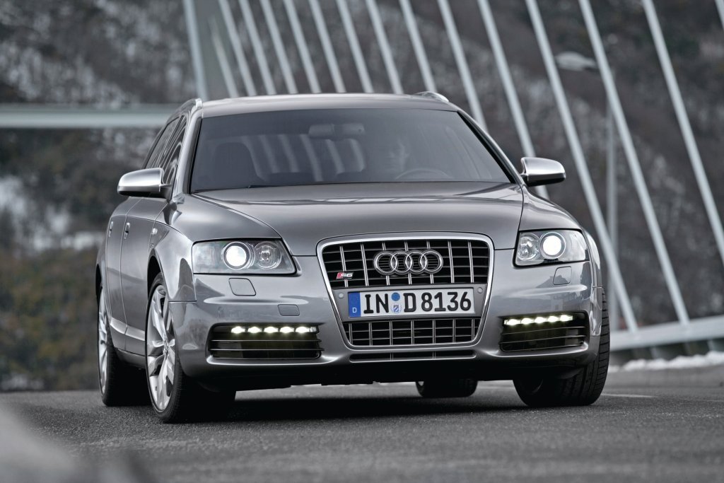 Audi S6 Avant photo 12