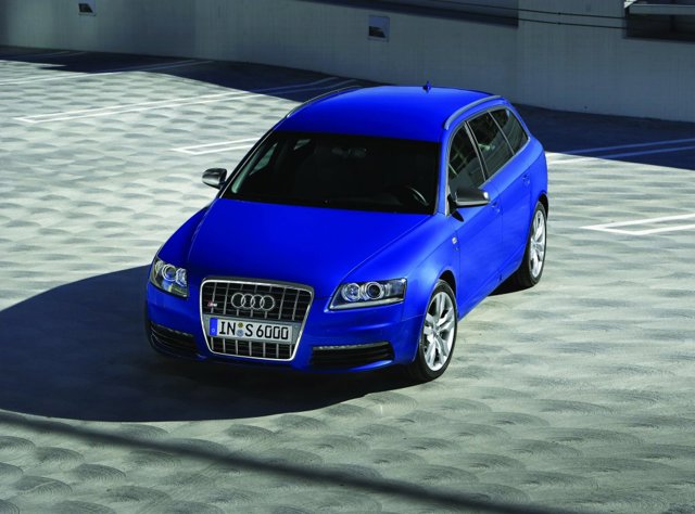 Audi S6 Avant photo 30