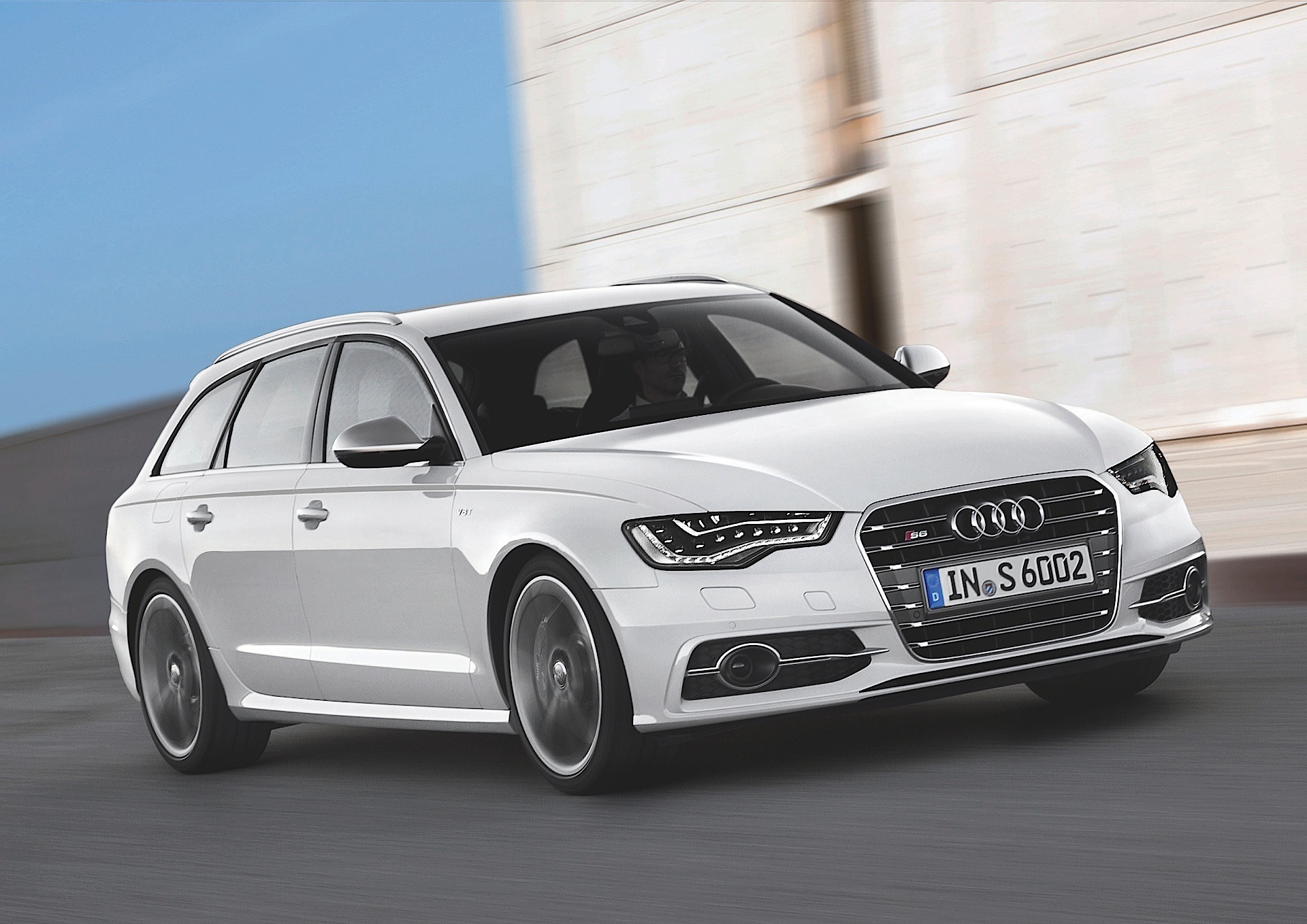 Audi S6 Avant photo 5