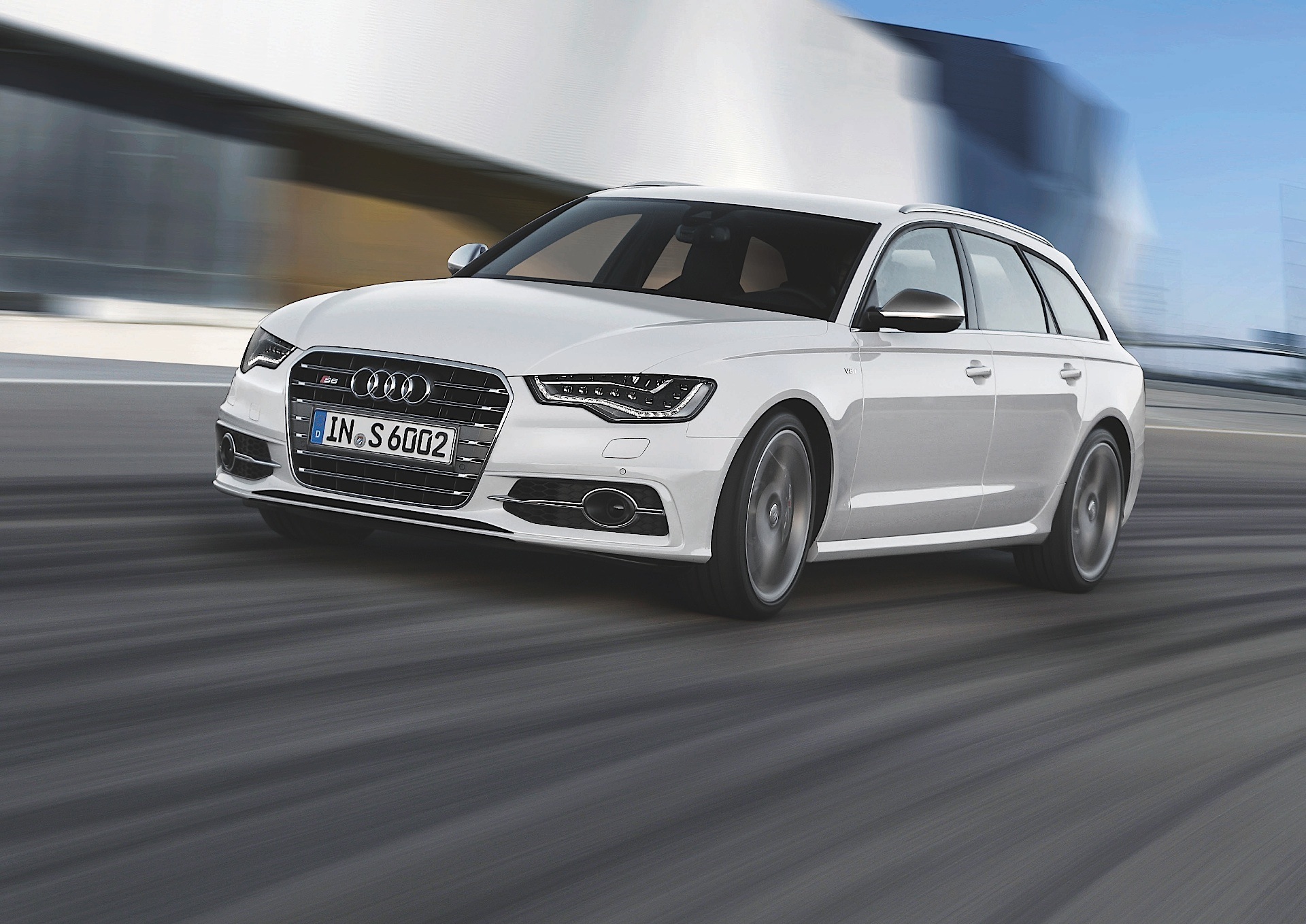 Audi S6 Avant photo 7