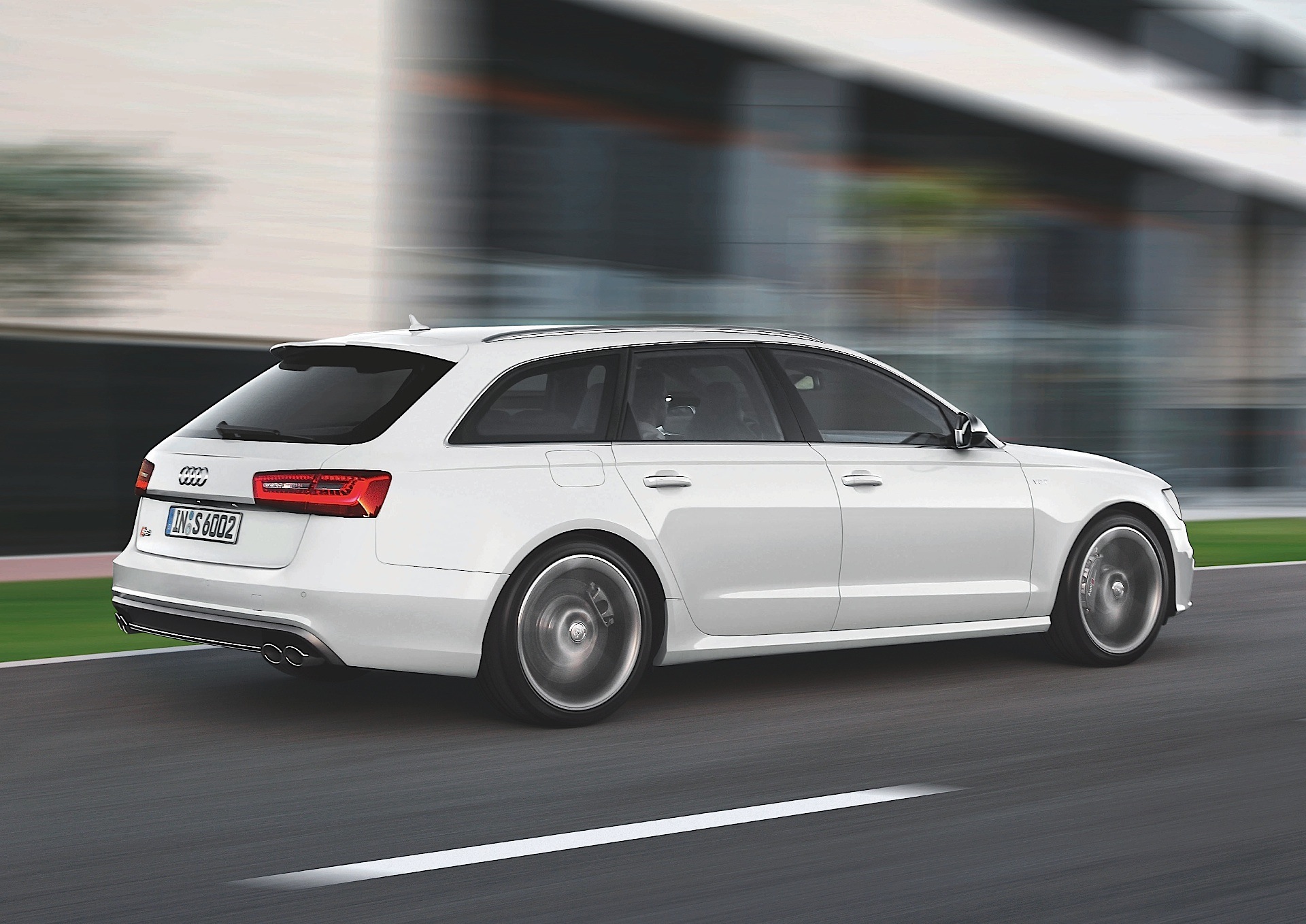 Audi S6 Avant photo 8
