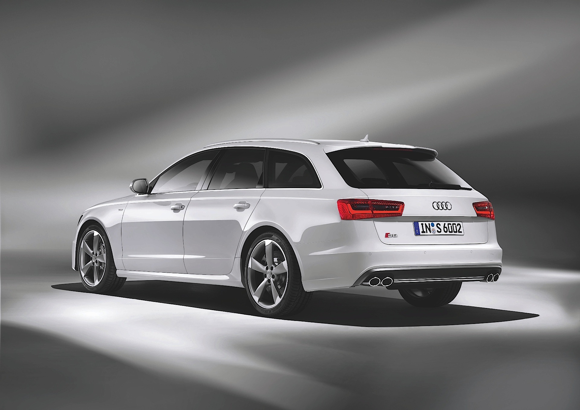 Audi S6 Avant photo 21