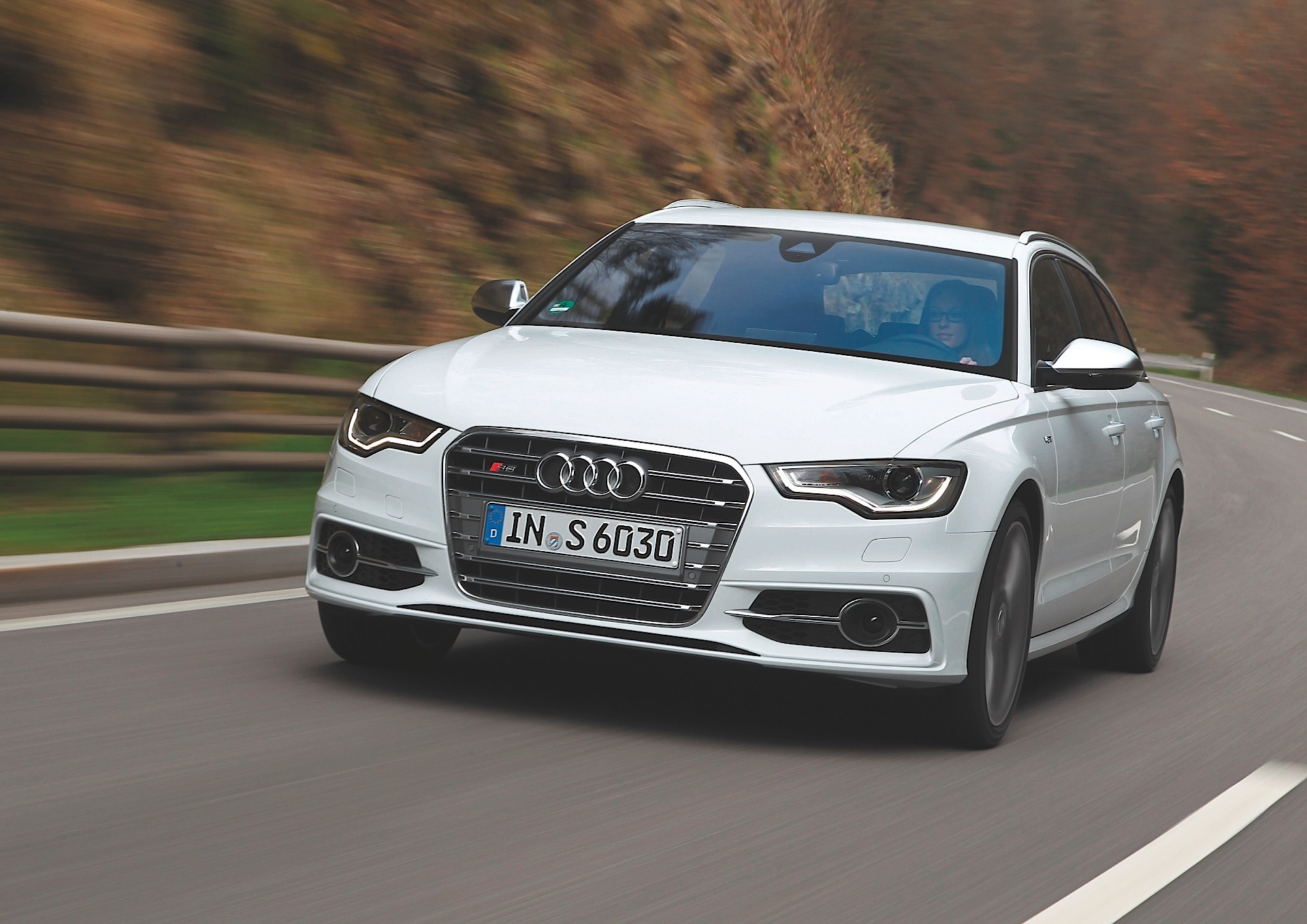 Audi S6 Avant photo 29