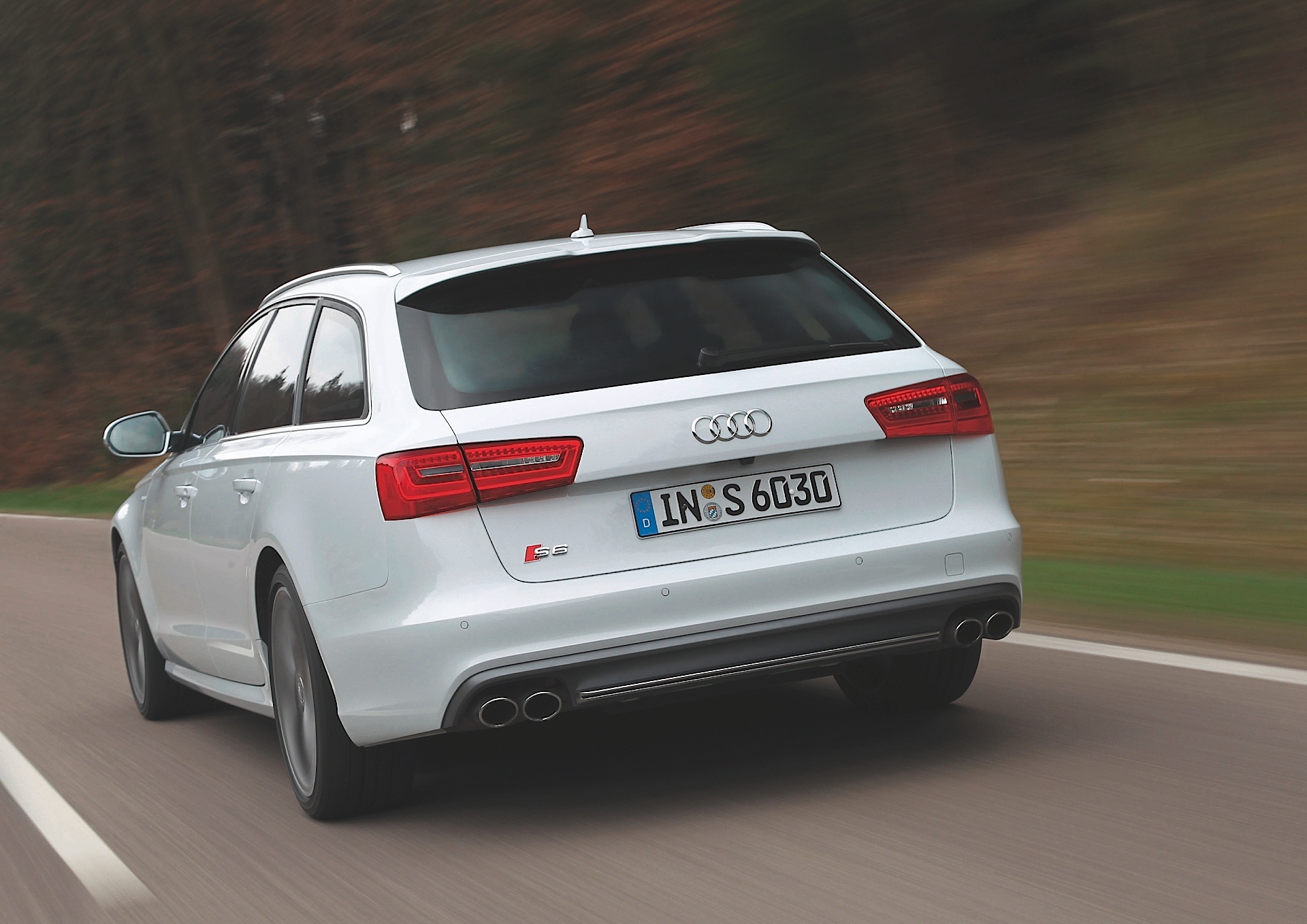 Audi S6 Avant photo 30