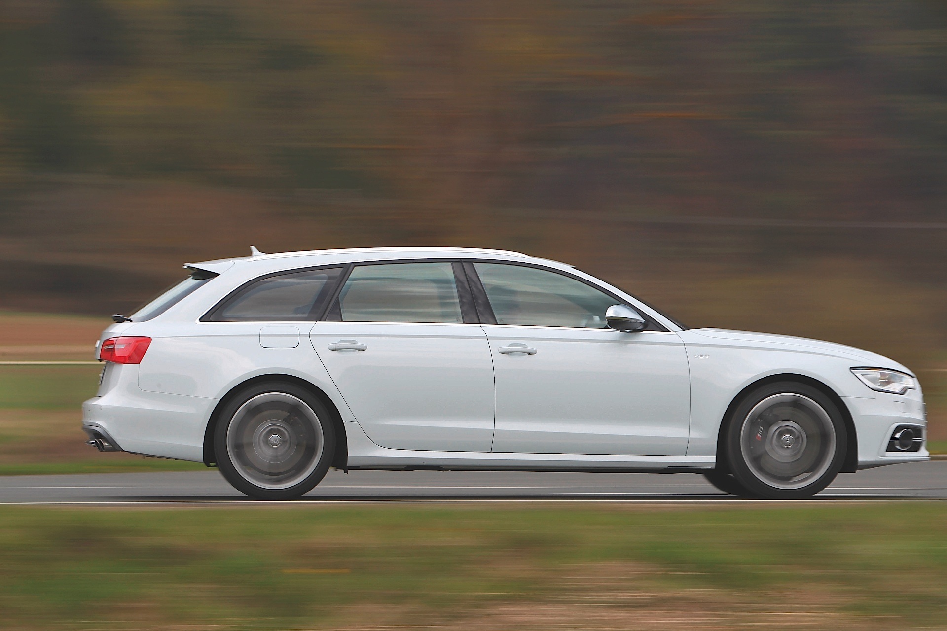 Audi S6 Avant photo 32