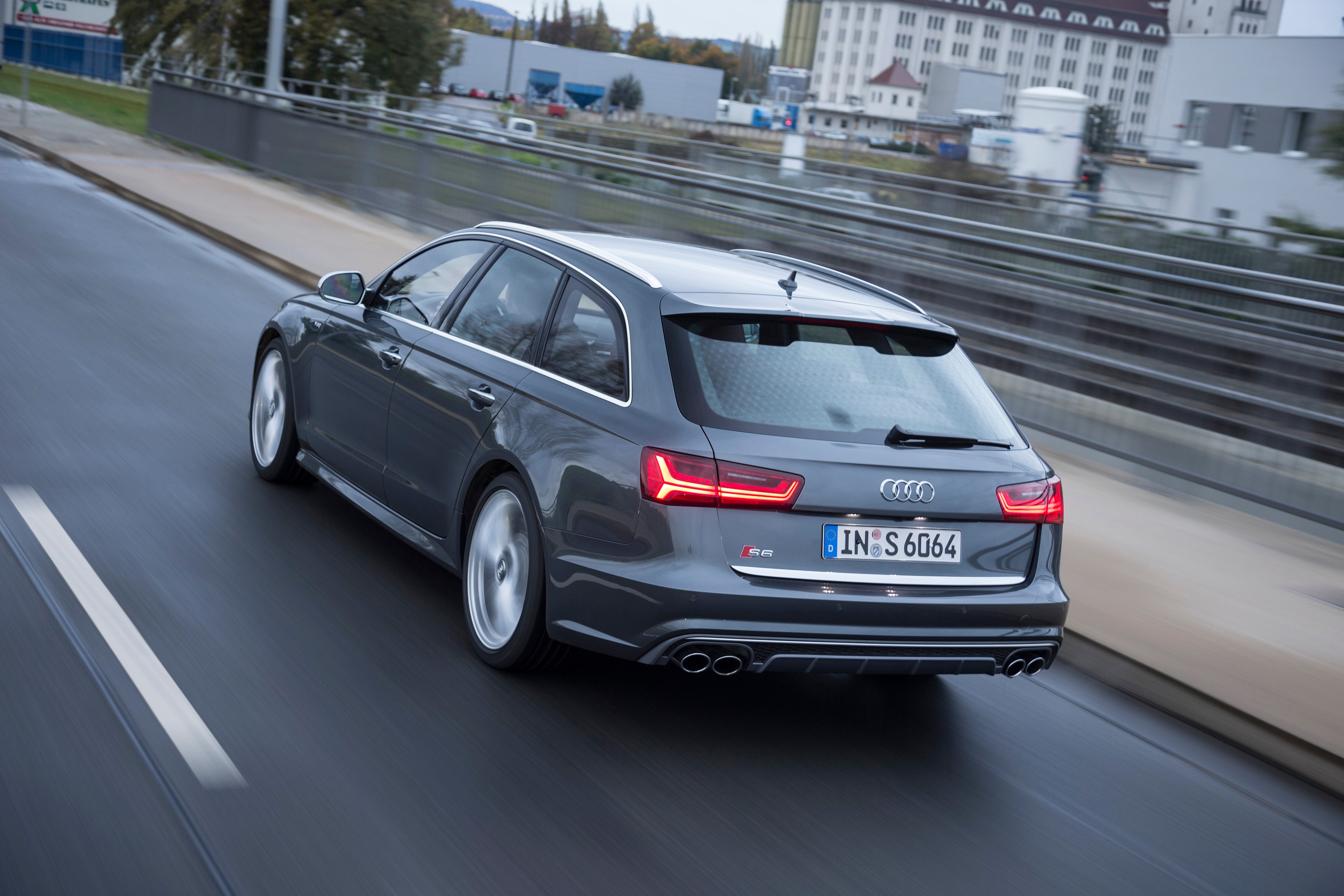 Audi S6 Avant photo 18