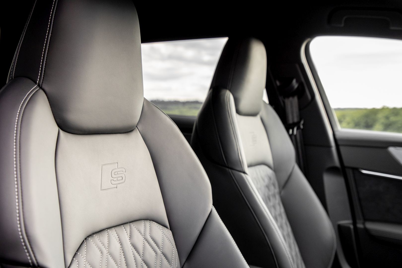 Audi S6 Avant photo 44