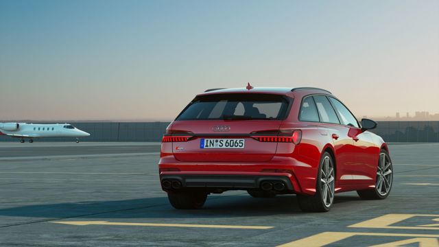 Audi S6 Avant photo 11