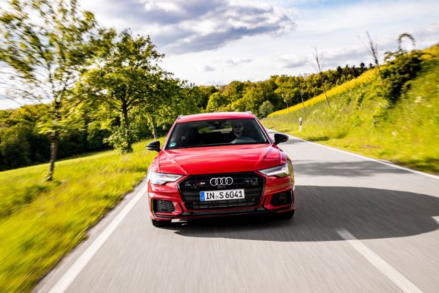 Audi S6 Avant photo 30