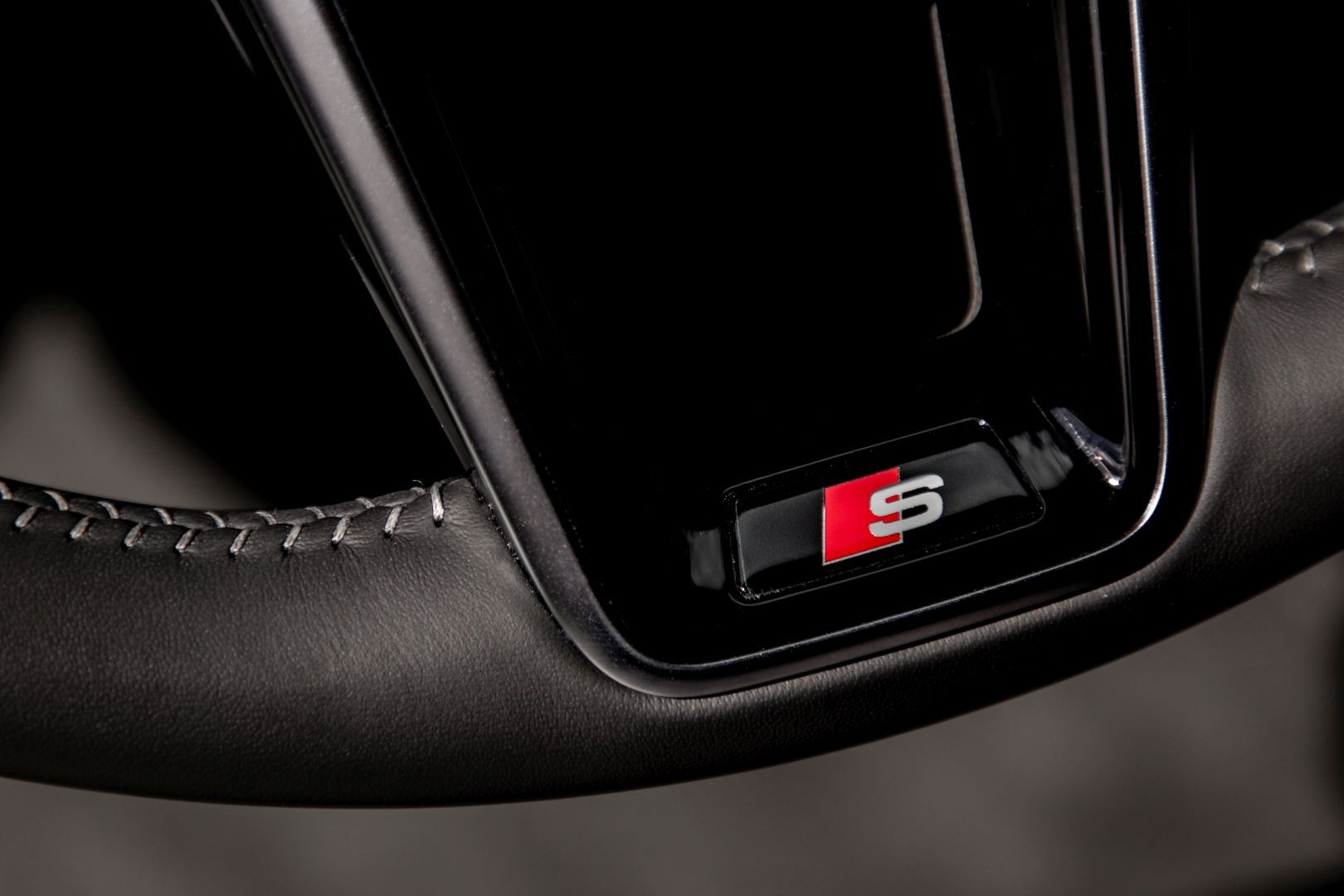 Audi S6 Avant photo 39