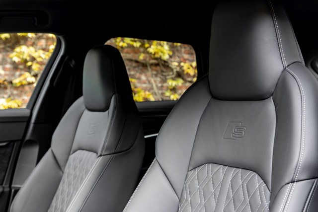 Audi S6 Avant photo 40
