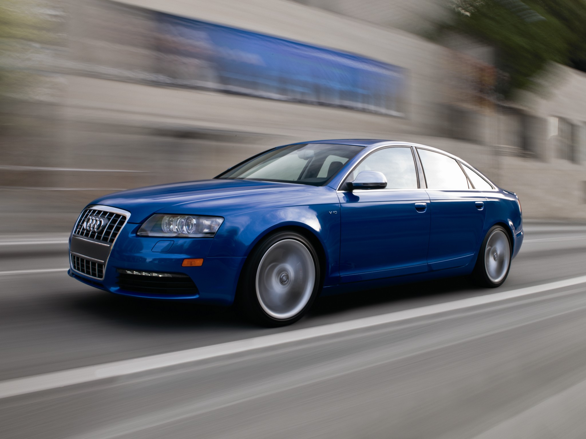Audi S6 photo 17