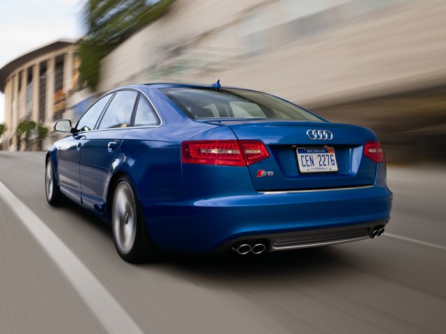 Audi S6 photo 18