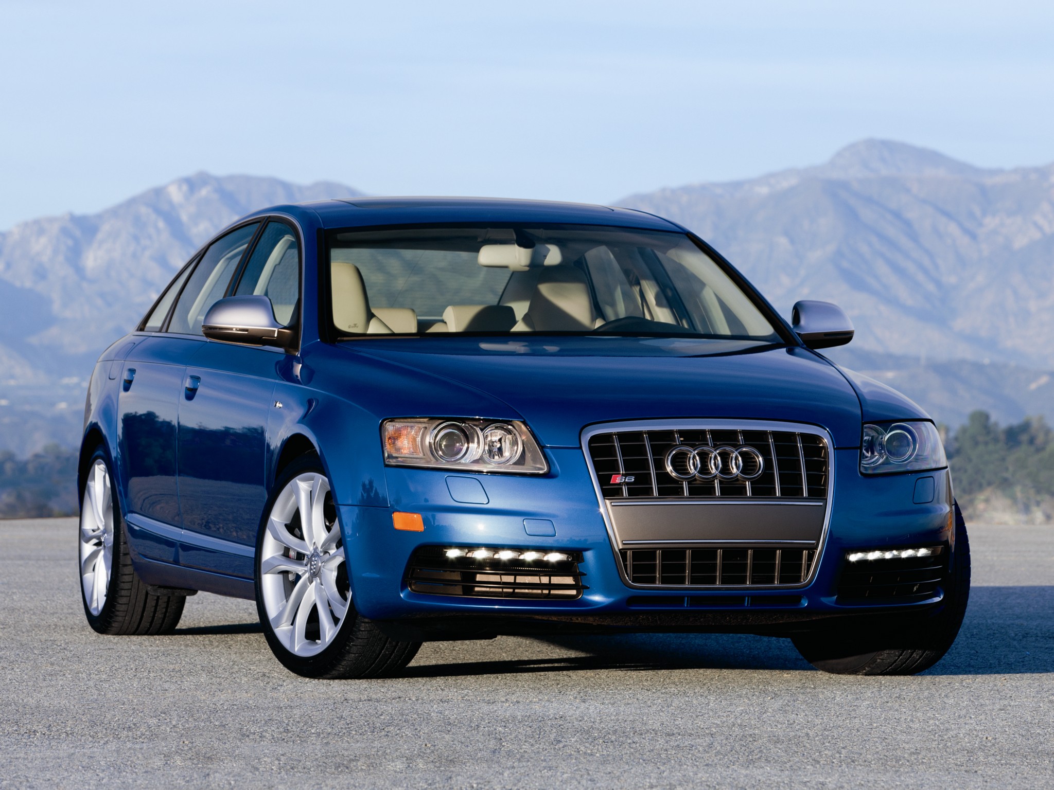 Audi S6 photo 19