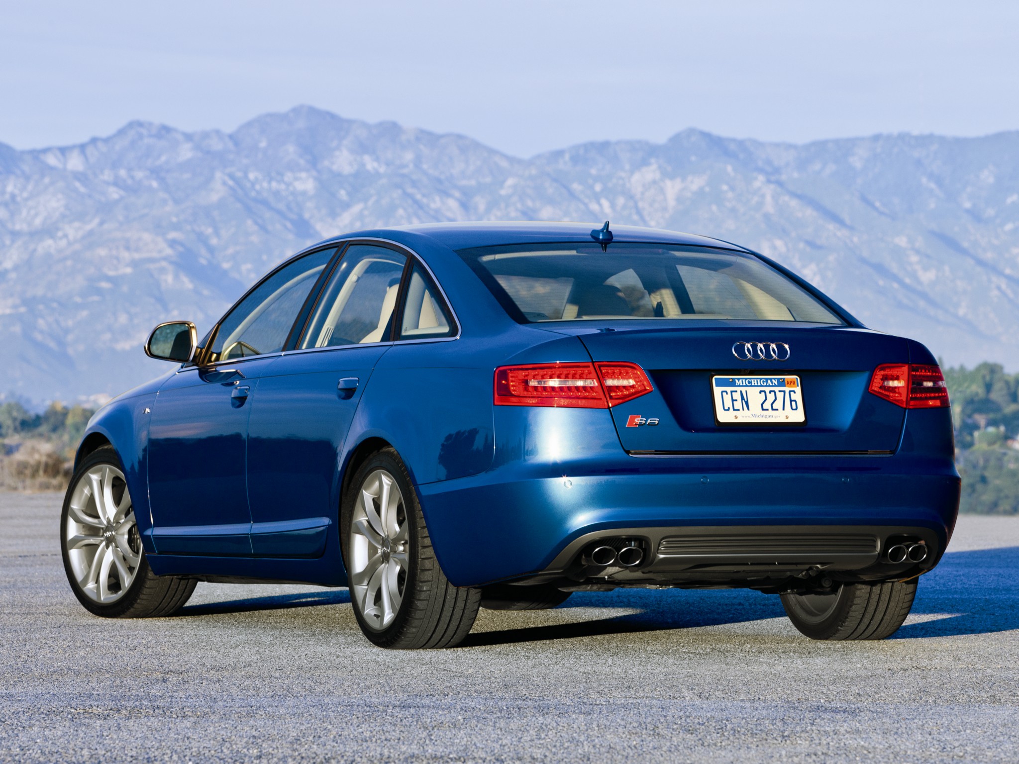 Audi S6 photo 20
