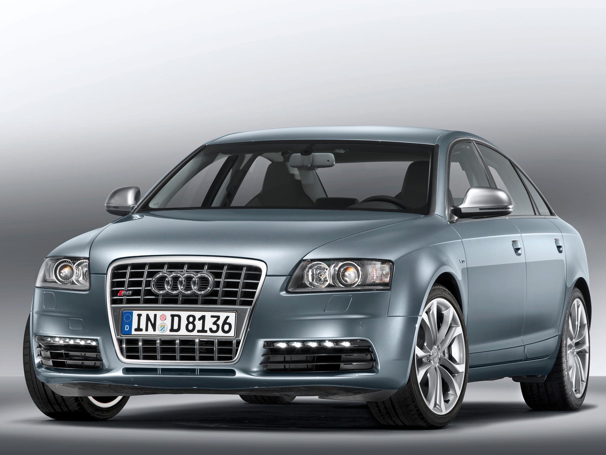 Audi S6 photo 25