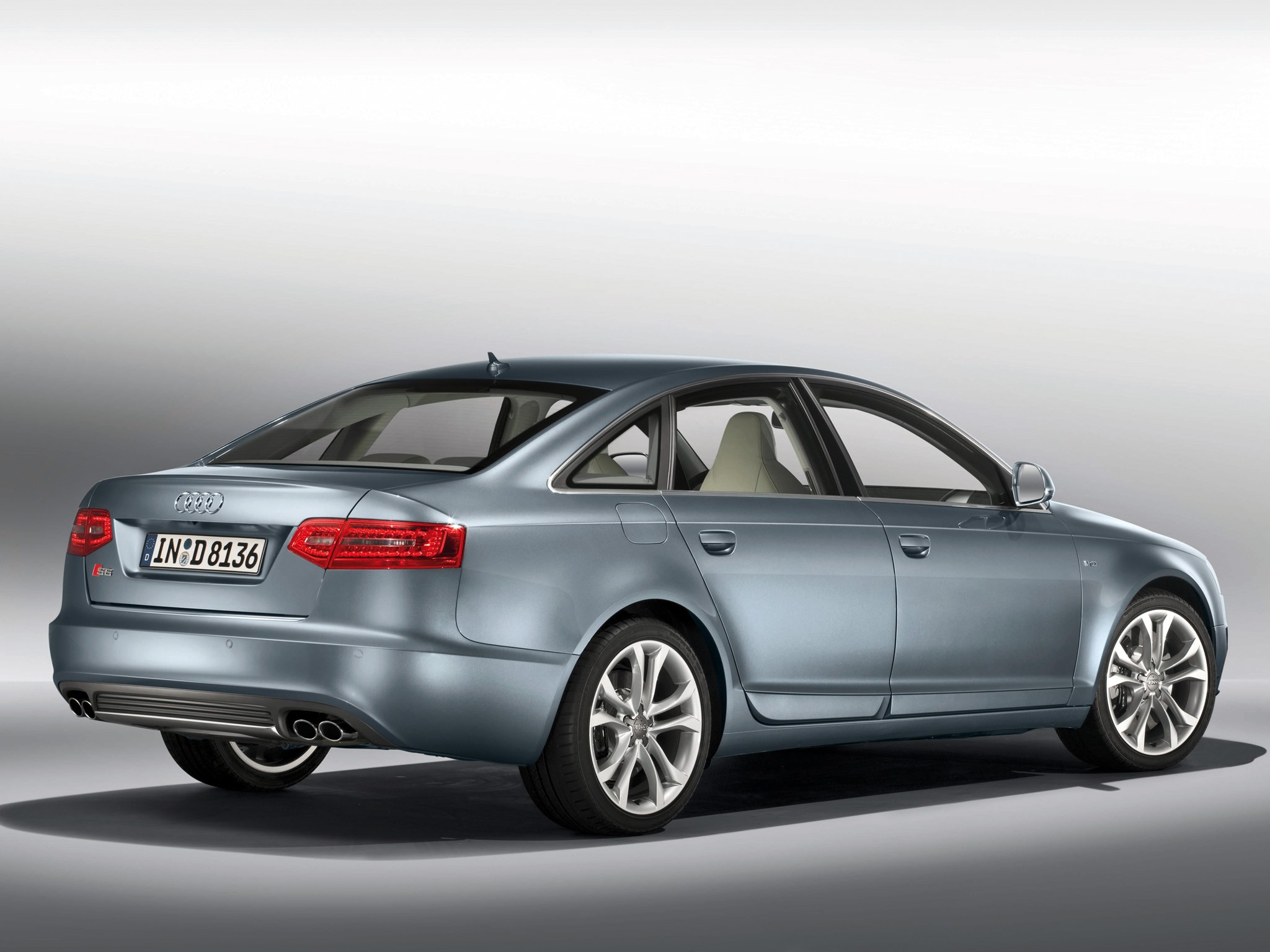 Audi S6 photo 27