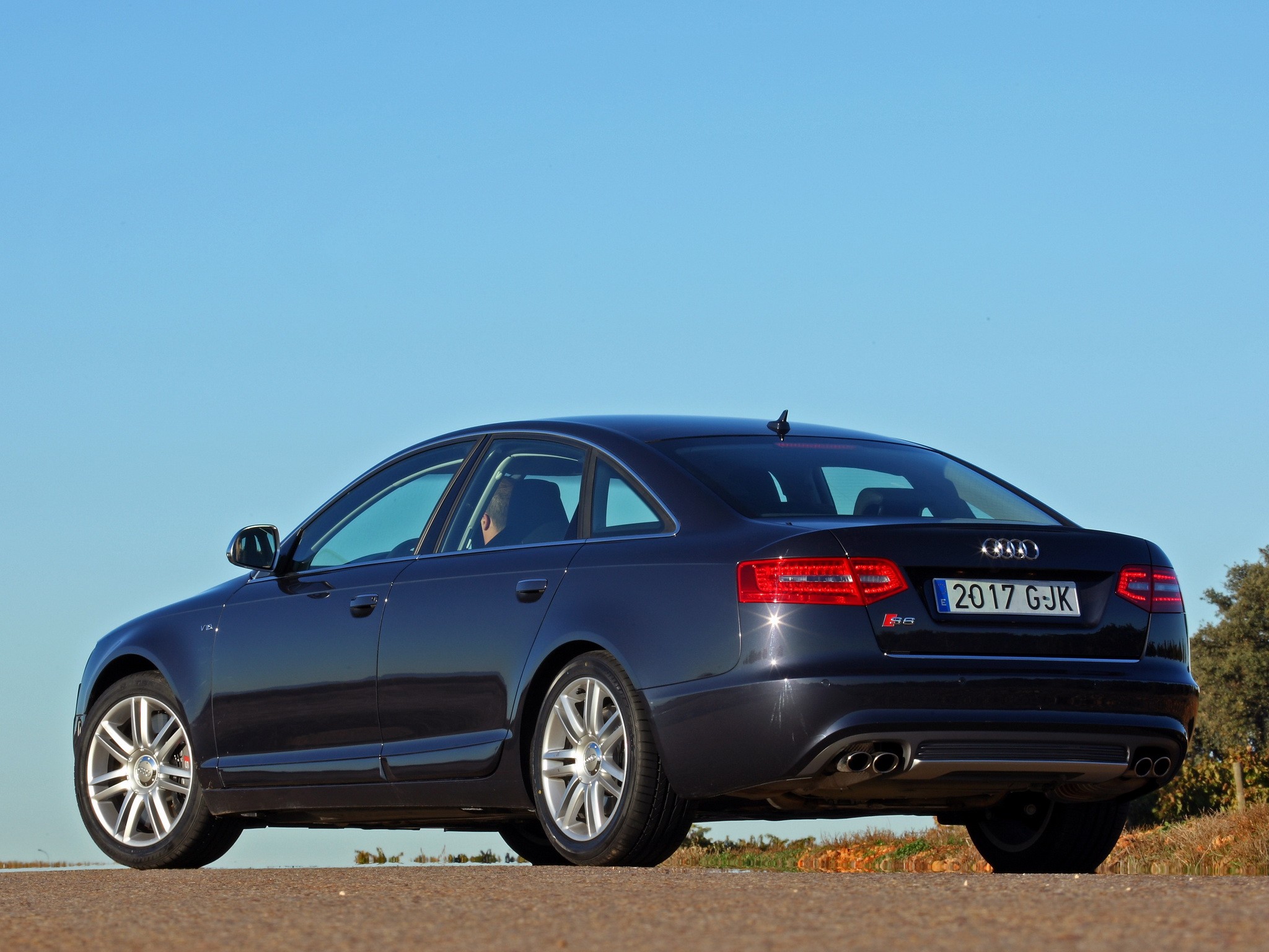 Audi S6 photo 31