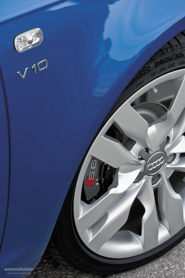 Audi S6 photo 12