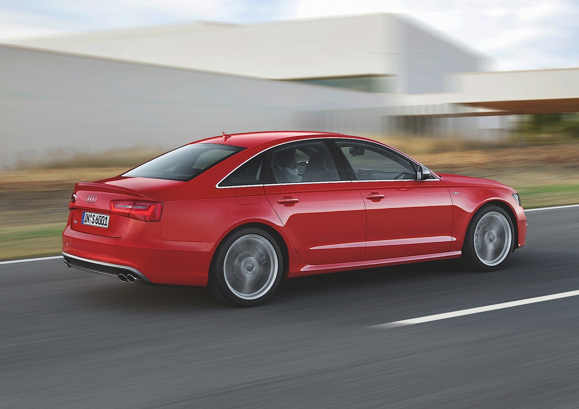 Audi S6 photo 4